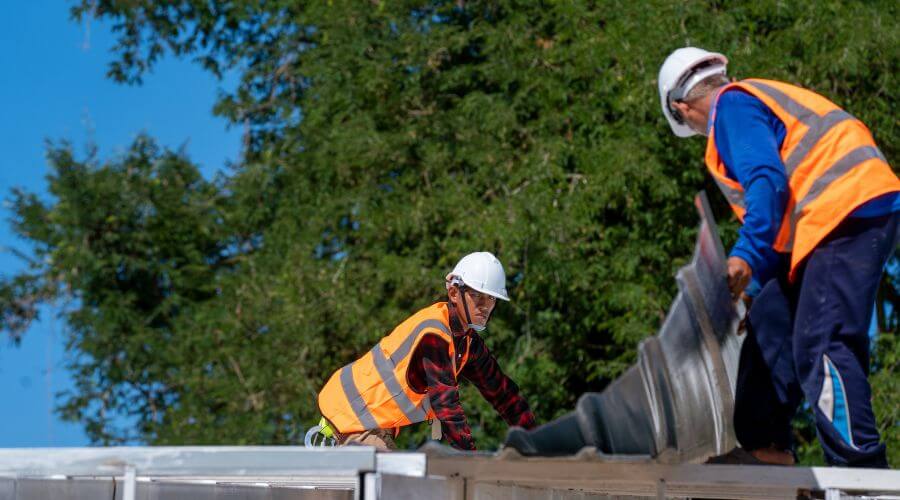 Expert Emergency Roof Repairs services in Newton, KS